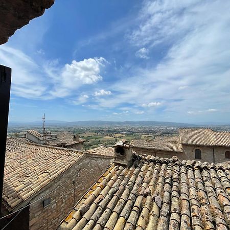 Happy House - Porta San Giacomo Apartment อัสซิซี ภายนอก รูปภาพ