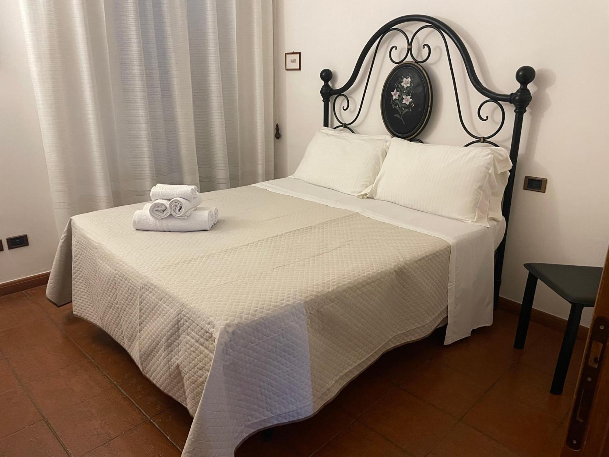 Happy House - Porta San Giacomo Apartment อัสซิซี ภายนอก รูปภาพ