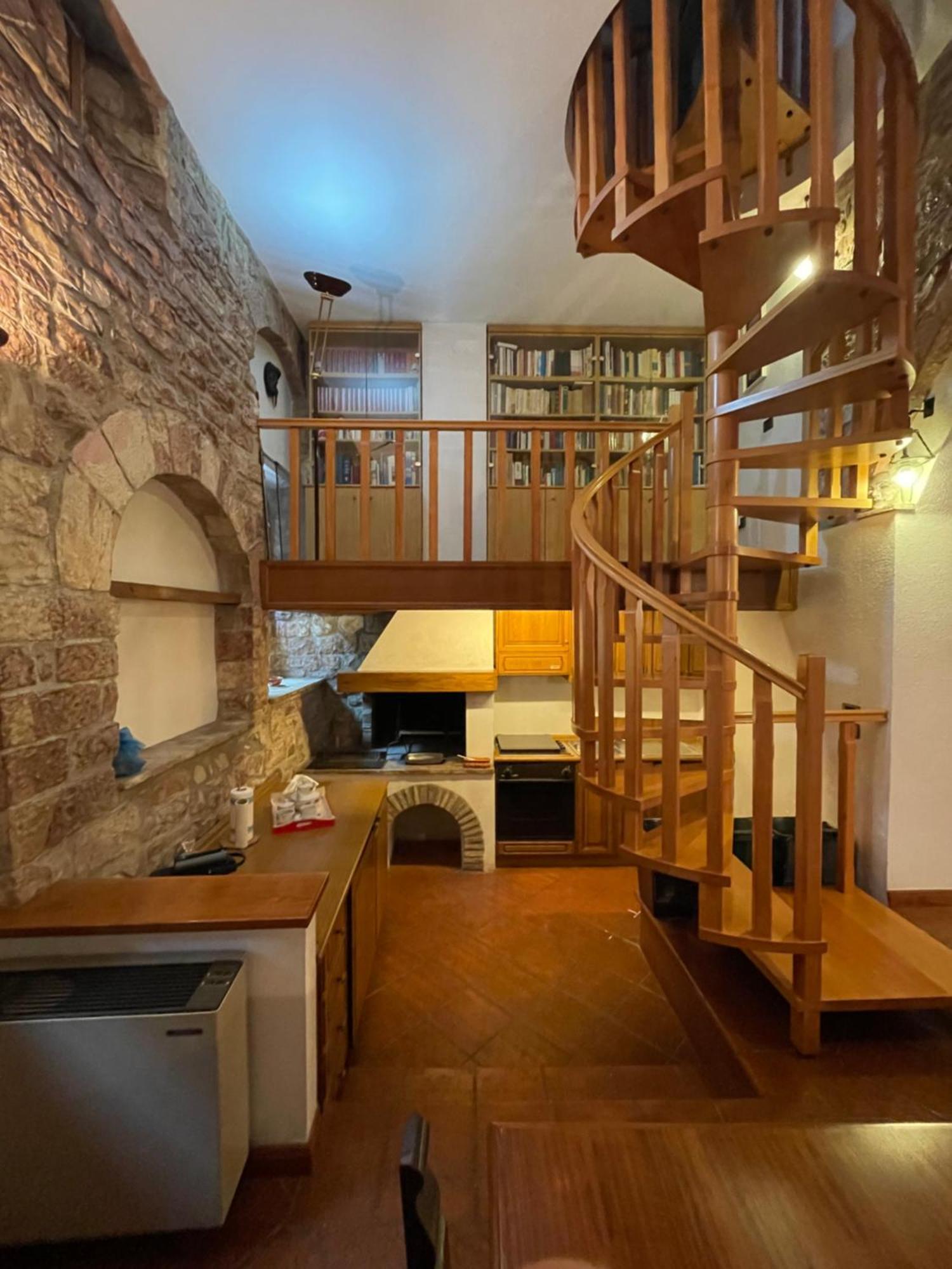 Happy House - Porta San Giacomo Apartment อัสซิซี ภายนอก รูปภาพ